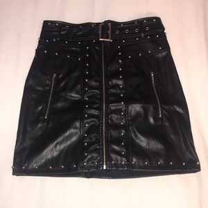 black skirt - plt